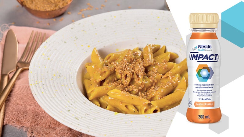 Penne ao molho de cúrcuma com  um toque de pêssego e linhaça